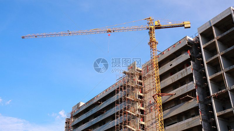 金属幕墙材质分类解析：选择与施工要点